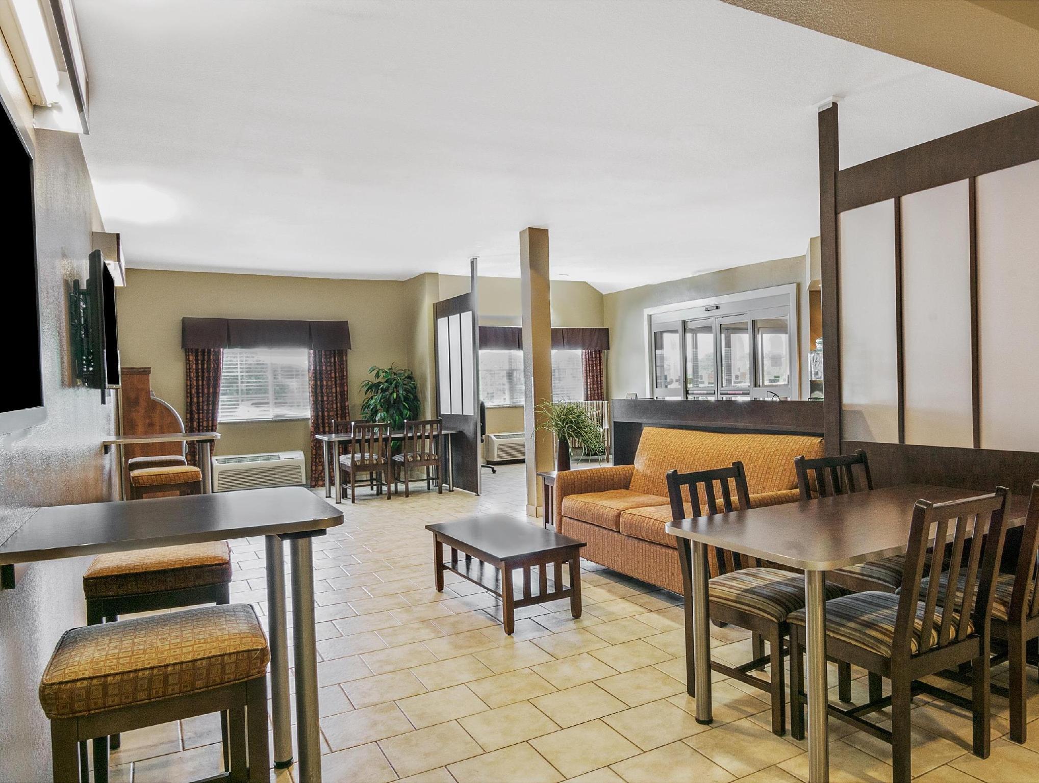 Microtel Inn & Suites By Wyndham Austin Airport Екстериор снимка