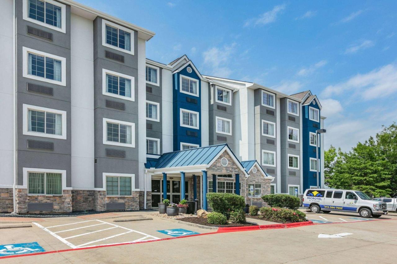 Microtel Inn & Suites By Wyndham Austin Airport Екстериор снимка