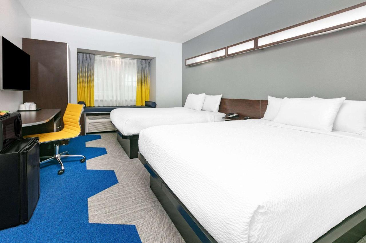 Microtel Inn & Suites By Wyndham Austin Airport Екстериор снимка