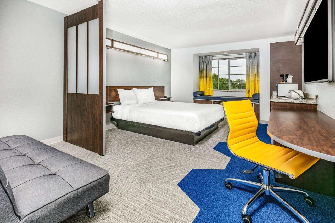 Microtel Inn & Suites By Wyndham Austin Airport Екстериор снимка