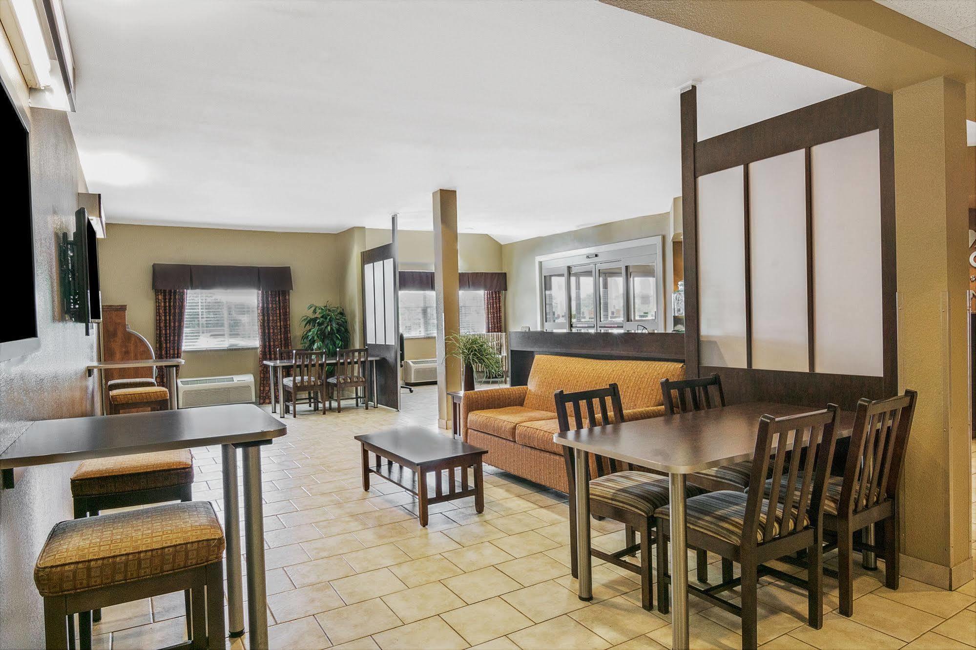 Microtel Inn & Suites By Wyndham Austin Airport Екстериор снимка